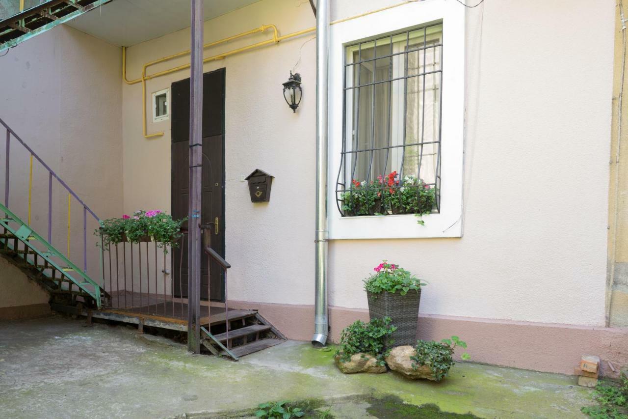 Cozy Apartment on Yevreiska Street Odessa Buitenkant foto